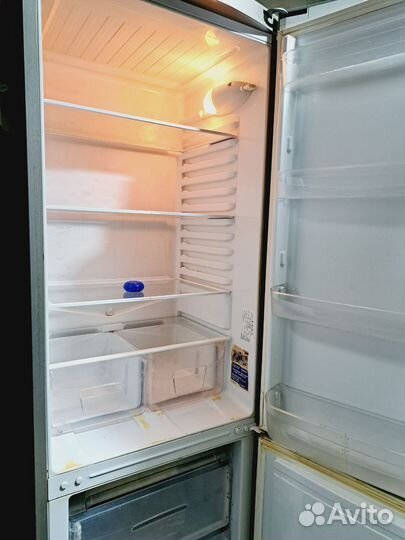 Холодильник indesit