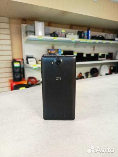 ZTE Blade, 512 МБ