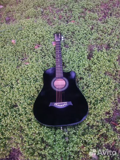 Гитара акустическая не игранная