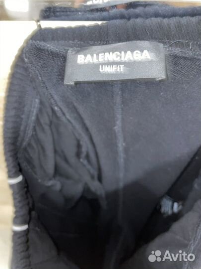 Спортивные штаны balenciaga 3b