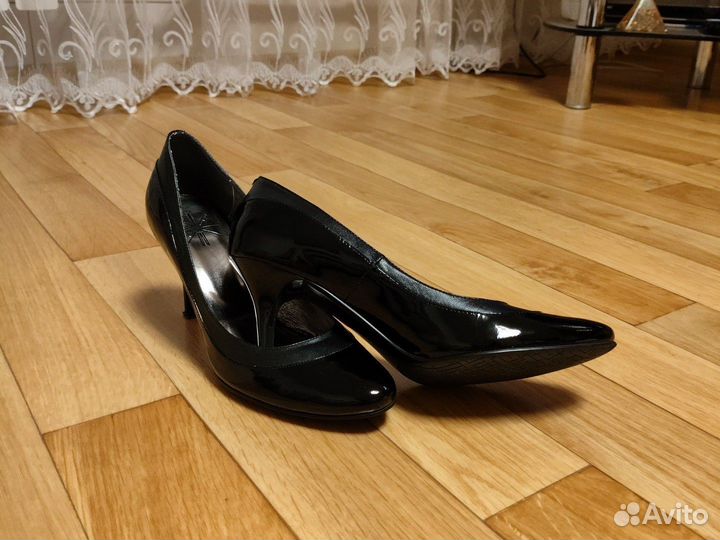 Туфли женские 38 размер, натуральная кожа, лак