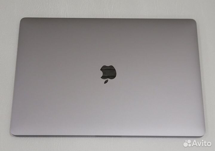 MacBook Pro 16