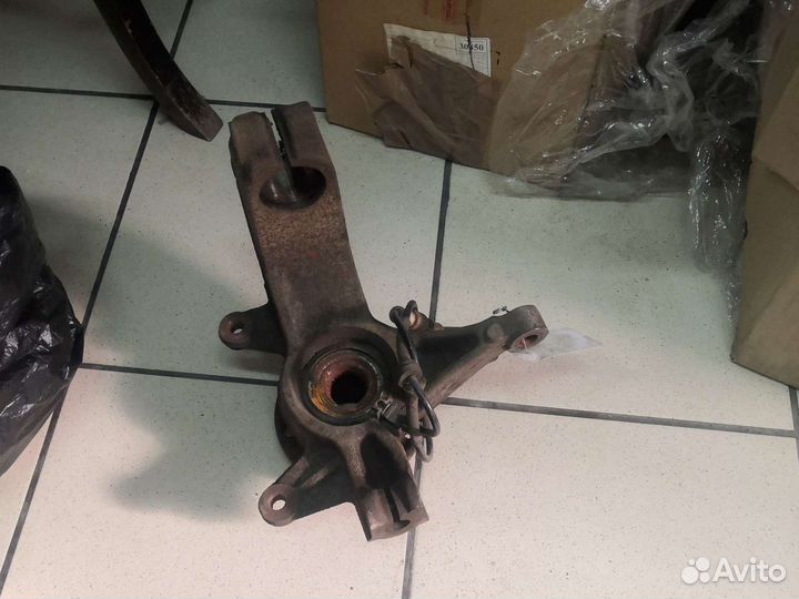 Renault кулак правый