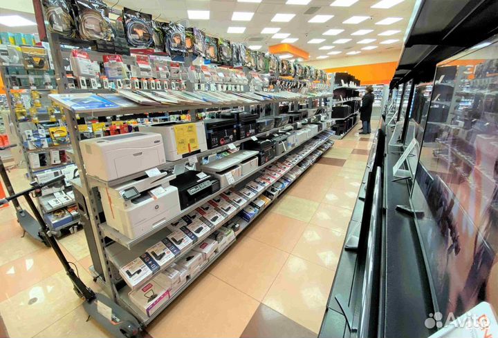 Крупный магазин цифровой и бытовой техники