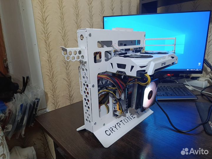 Cryptone: Intel 20x3,5ghz 16ddr4, Gtx1060, ssd+1tb