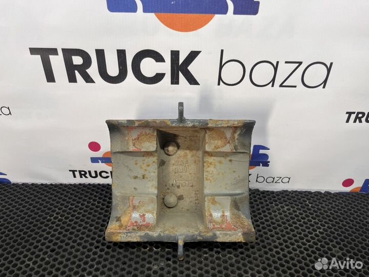 0961983 Проставка стремянки задней рессоры