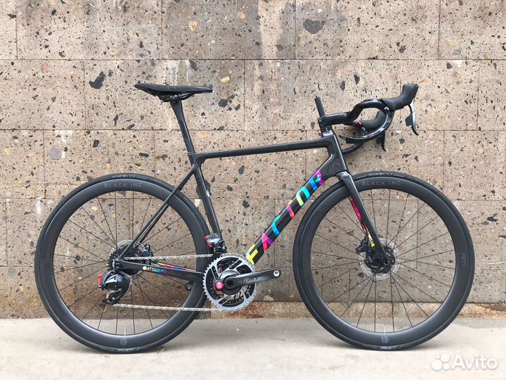 Шоссейный велосипед Factor O2 VAM Attaquer LTD