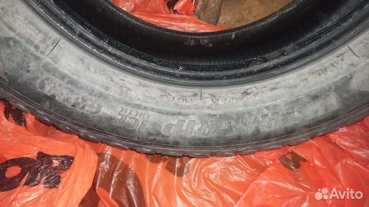 Goodyear Ultragrip Ice Arctic 235/65 R18