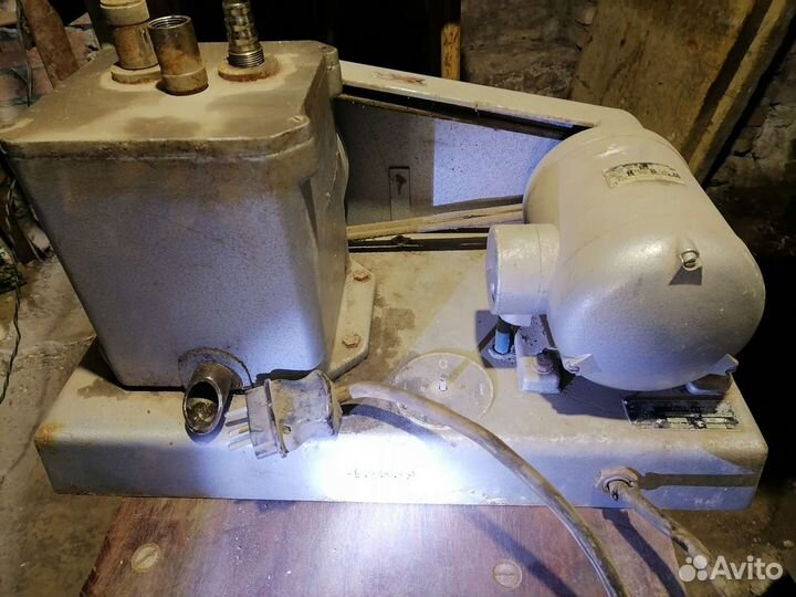 Старинный прибор очистки масла