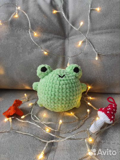 Вязаная лягушка
