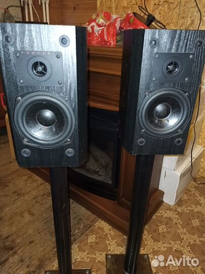 Полочная акустика BIC America Venturi V52 B