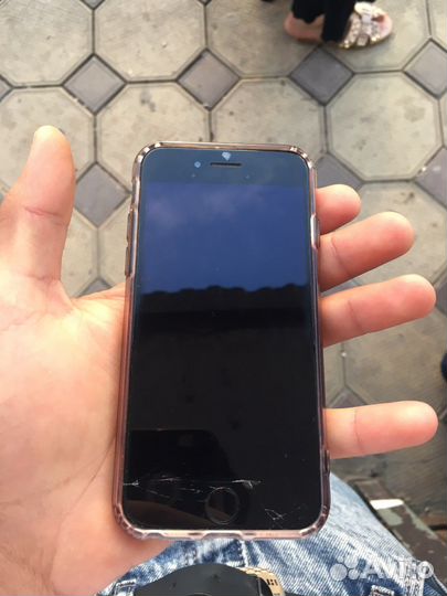 Телефон iPhone 7