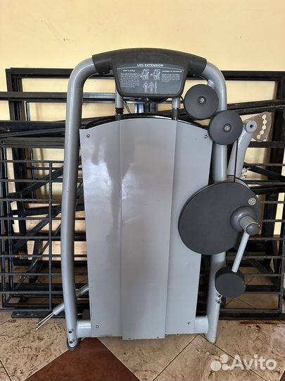 Тренажёр разгибание ног сидя