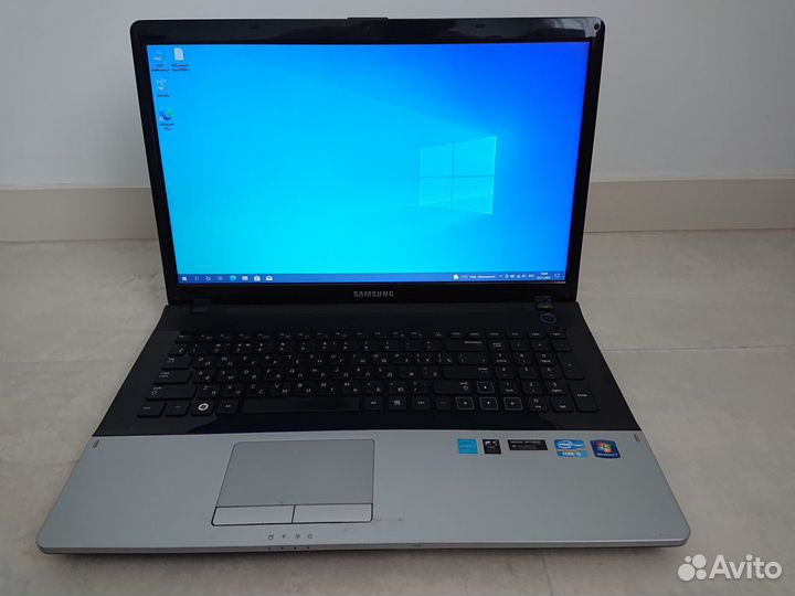 Ноутбук Samsung NP300E7A 17