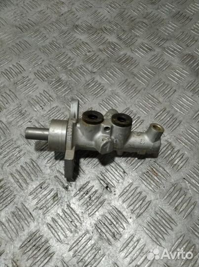 Цилиндр тормозов главный Clk 208