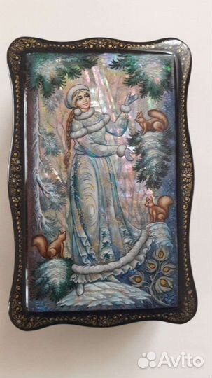 Брошка Палех