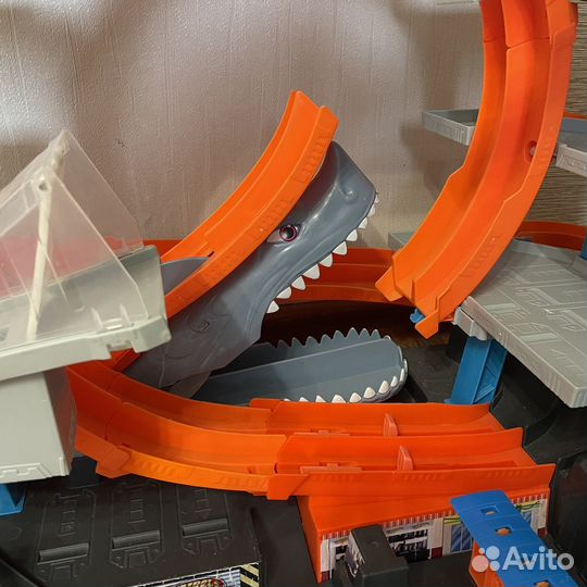 Трек Мега гараж Хот вилс