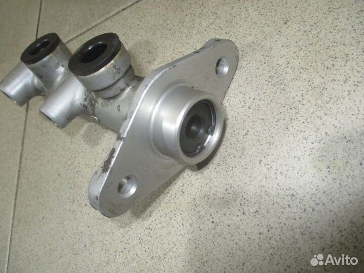 Цилиндр тормозной главный Ssang Yong Kyron