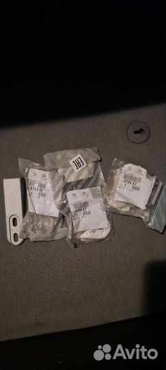 Фиксаторы двери