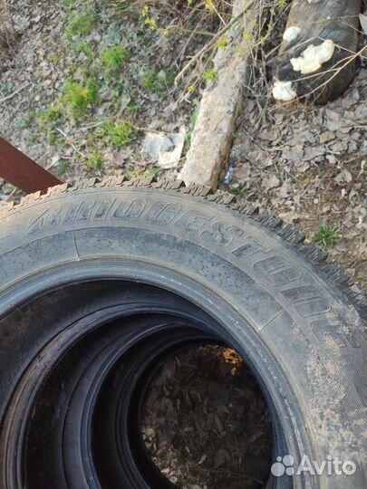 Bridgestone Ice Cruiser 5000 215/65 R16 T