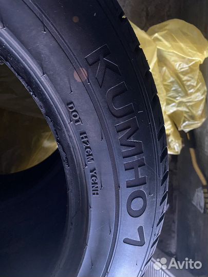 Kumho Crugen Premium KL33 235/60 R18 108V
