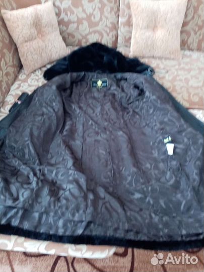 Шуба мутоновая с капюшоном 52 размера