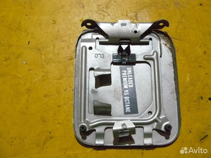 Лючок бензобака для Nissan Tiida C11