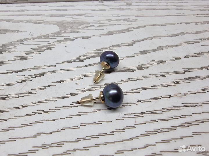 Комплект из золота с черными сапфирами