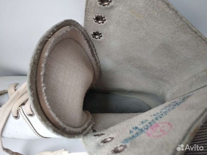 Женские фигурные коньки