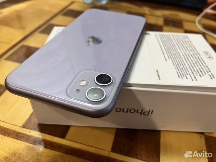 iPhone 11, 64 ГБ