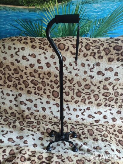 Трость четырехопорная