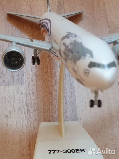 Модель Boeing 777-300ER World Tour