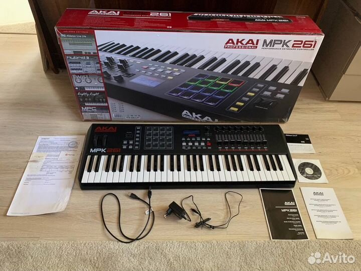 Akai PRO MPK261 USB миди клавиатура