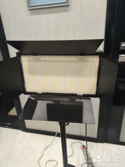 Видео свет U600+