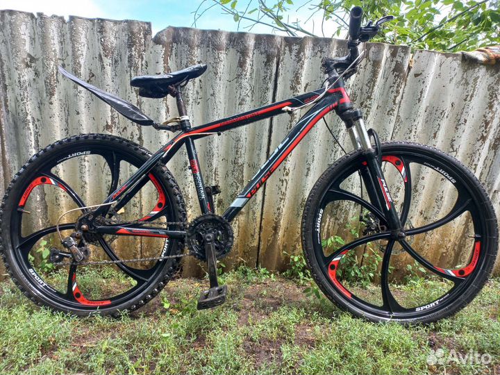 Велосипед с литыми дисками