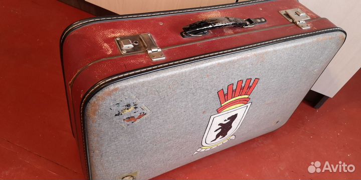 Ретро-чемодан пр-ва Германия с гербом Берлина