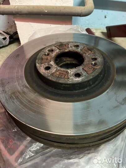 Тормозные диски и колодки на Hyundai SantaFe