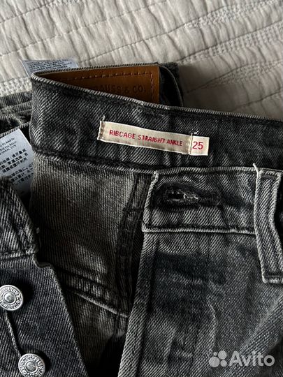 Ribcage straight ankle женские джинсы levis серые