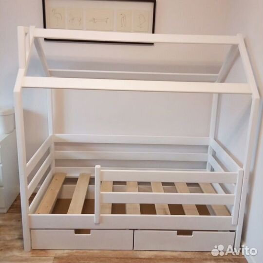 Детская кровать домик