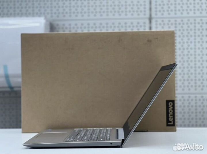 Новый шустрый ноут с SSD для офиса