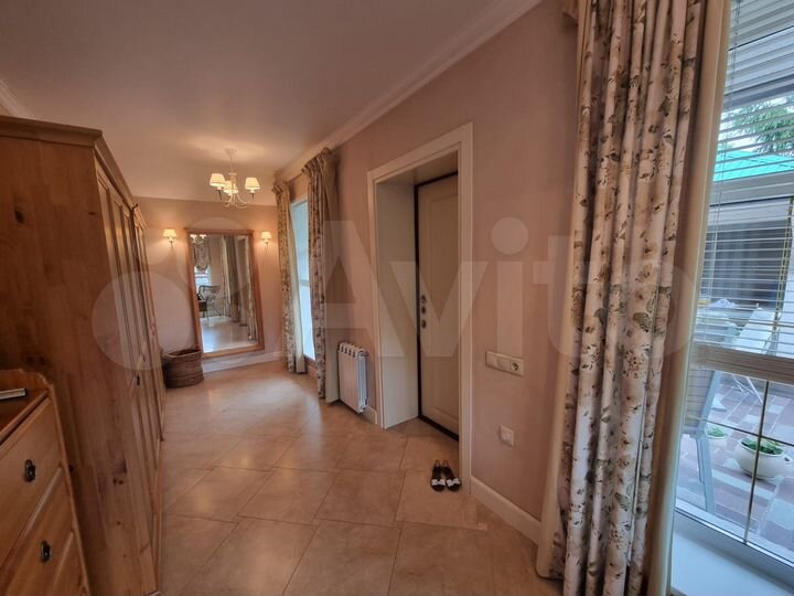 Дом 313 м² на участке 7,8 сот.