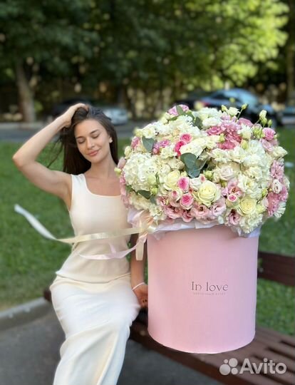 Огромная коробка с цветами Букеты Доставка