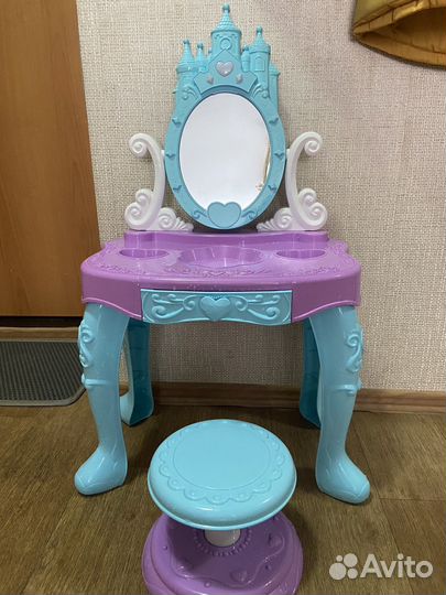 Туалетный столик для девочки