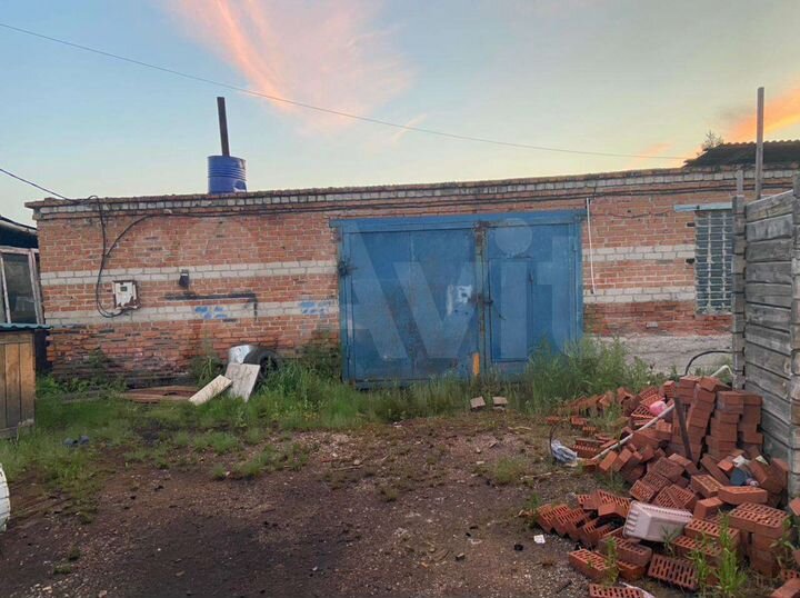 Гараж, > 30 м²