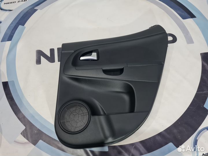 Обшивка двери задней правой Kia Venga