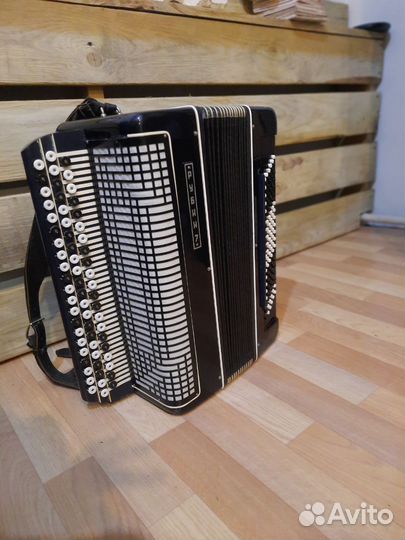 Баян готово-выборный «Рубин 7»