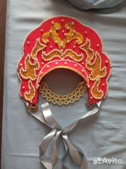 Кокошник и нагрудник