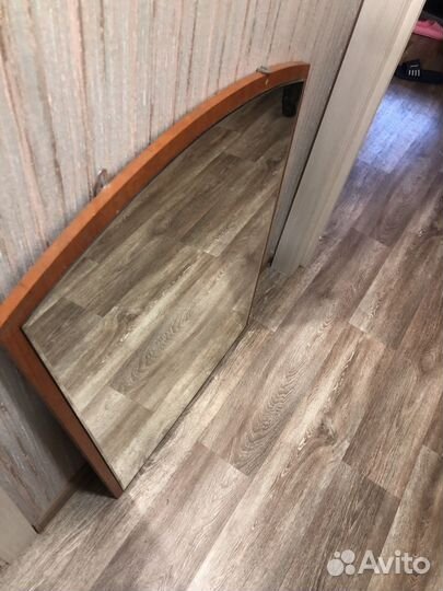 Зеркало настенное