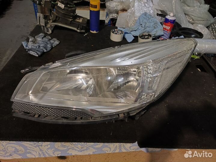Фара левая Ford Kuga 2 (CBS)