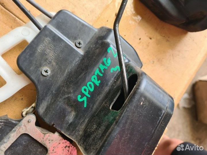 Замок боковой двери Kia Sportage 2009